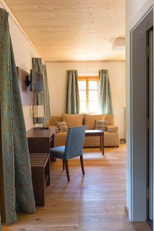 Hotel Stiftsschmiede Ossiach Extérieur photo