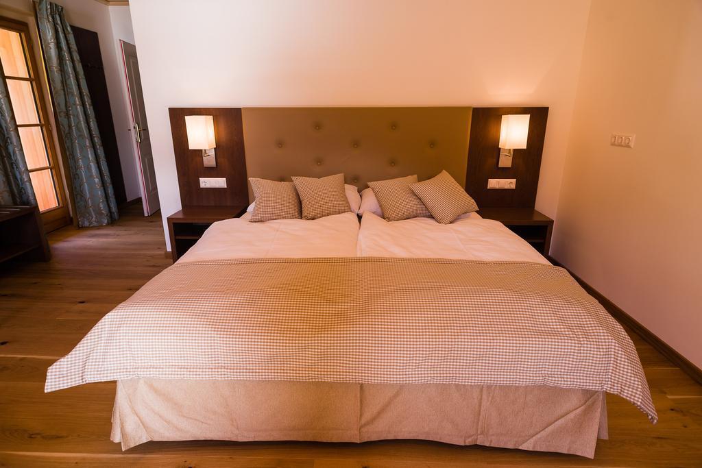 Hotel Stiftsschmiede Ossiach Chambre photo