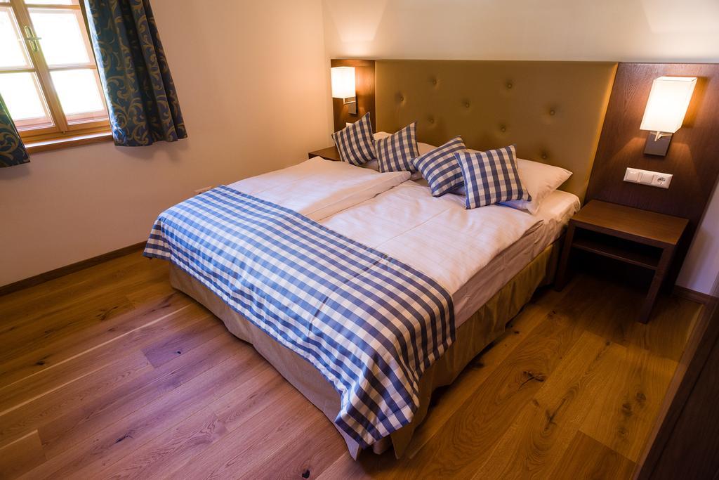 Hotel Stiftsschmiede Ossiach Chambre photo